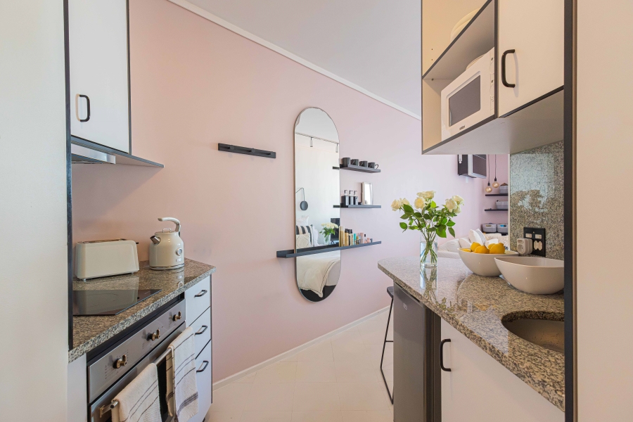 1 Bedroom Property for Sale in Sea Point Western Cape